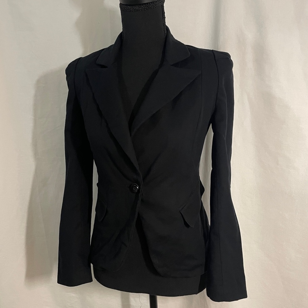 FOREVER 21 small black blazer